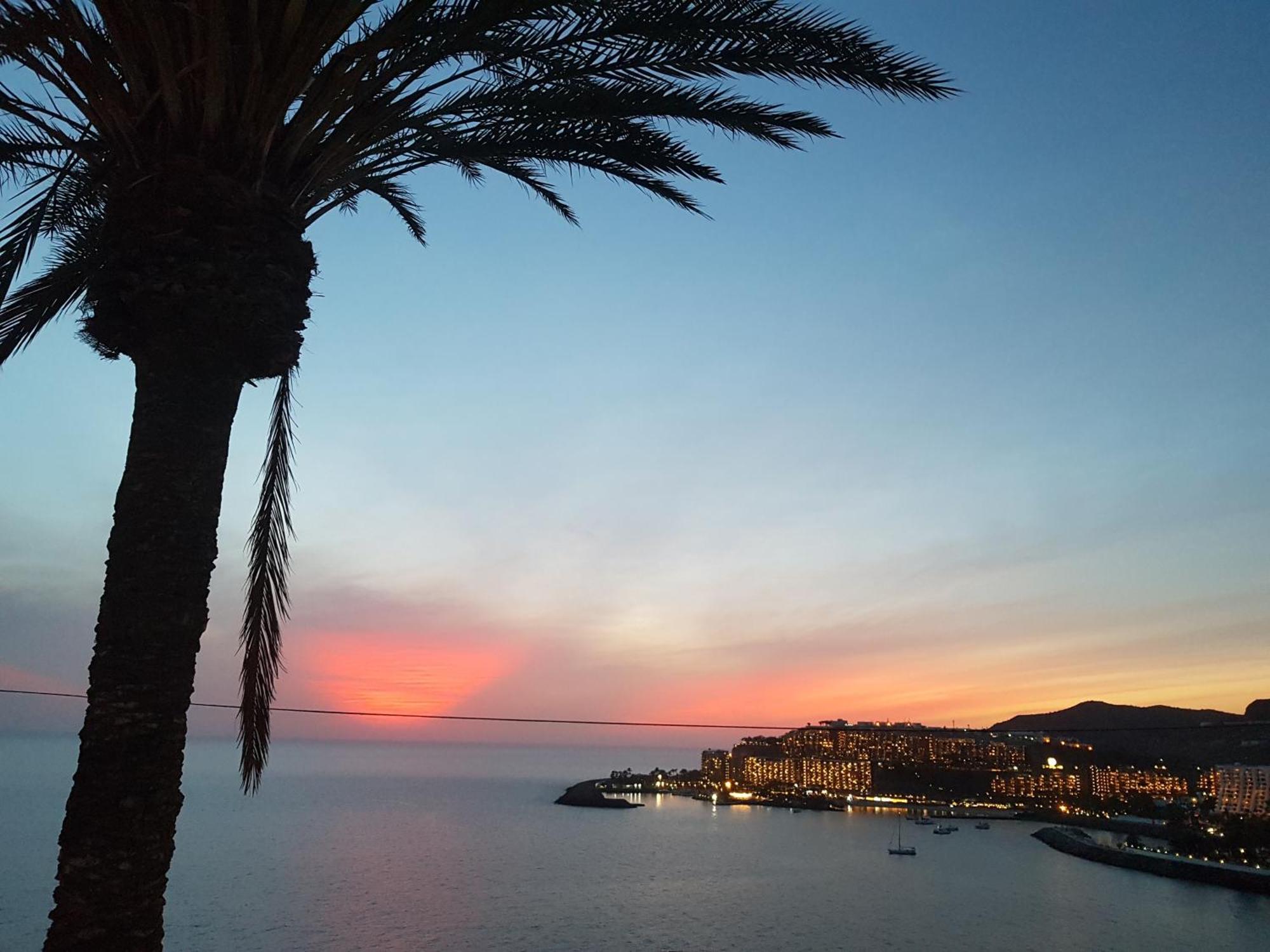 パタラバカDeluxe Seaview-Sunsets !Transfe-R Inc! Pool,2Aircond,2Tv65",600Mb Dishwasher,,2 Beaches,Anfi-Viewアパートメント エクステリア 写真